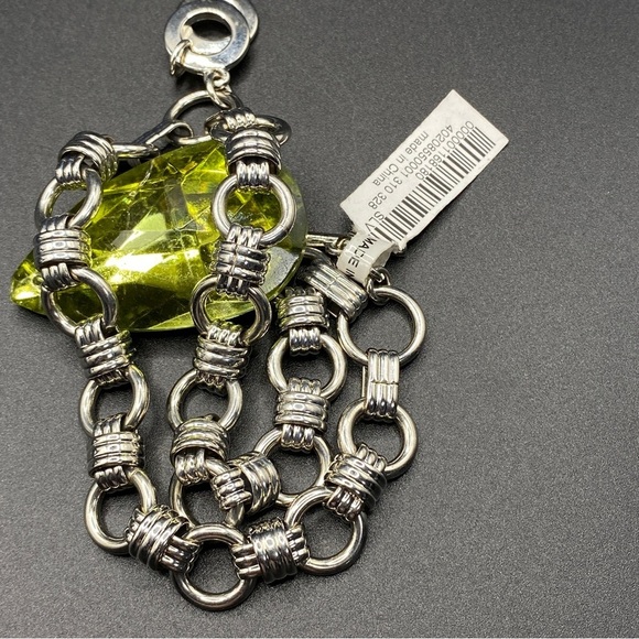 Chunky Chain Link Bracelet With Toggle Clasp - Picture 5 of 6